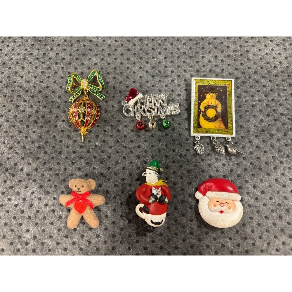 Vintage Christmas Pin Set W/ Teddy Bear Ornament Santa Cow & More  Brooches